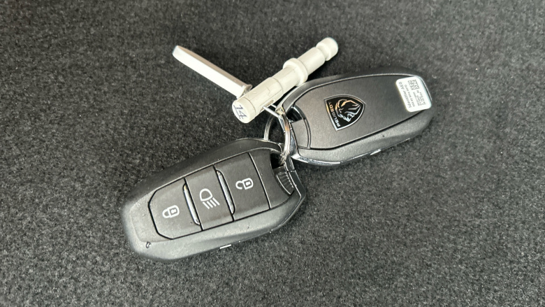 Peugeot 208 1.2 PureTech 100 Allure 5dr Petrol Hatchback